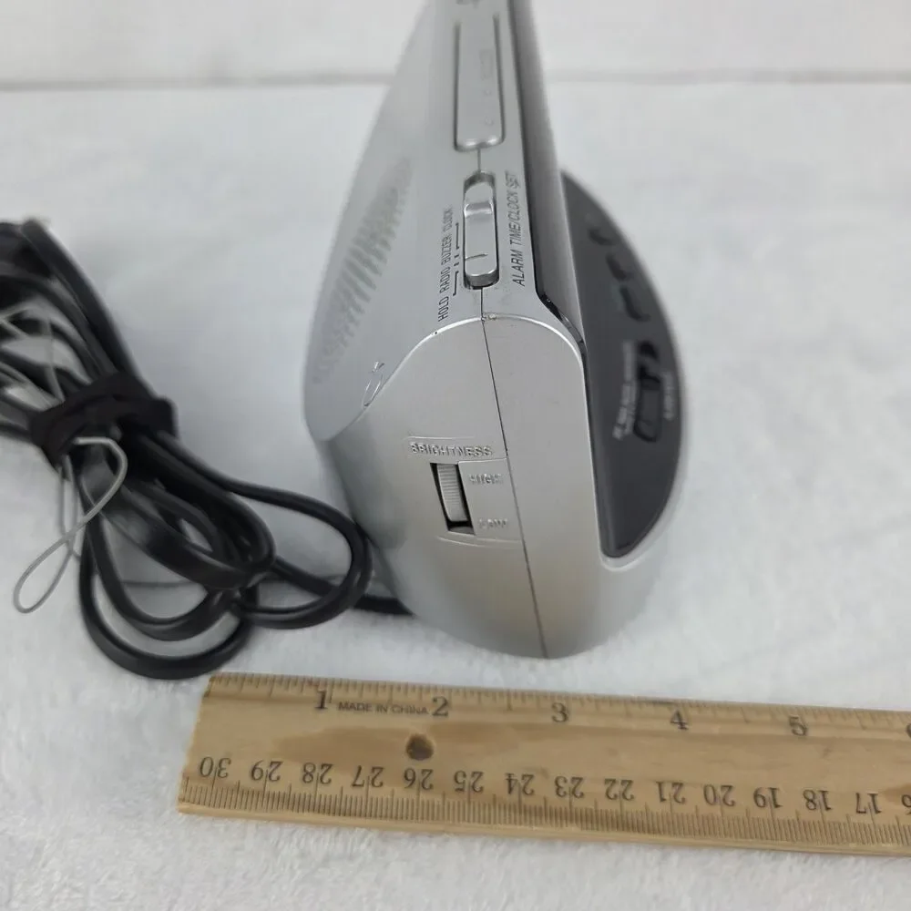 Sony Clock Dream Machine Large Display Alarm ICF-C492 AM/FM Radio Silver Black